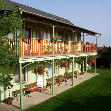 Afrodita Hotel Sturovo Exterior photo